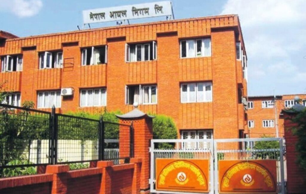 भारतले नेपाललाई पेट्रोलियम पदार्थको मूल्य बढाएर पठायो