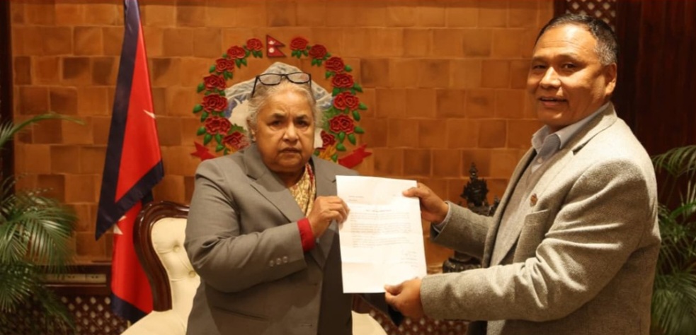 कुलमान घिसिङले दिए मन्त्री पदबाट राजीनामा